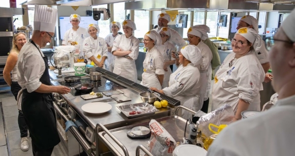 Anche il Great Lakes Culinary Institute del Michigan (USA) ha scelto Alba Accademia Alberghiera per un corso di  approfondimento sull&rsquo;enogastronomia piemontese
